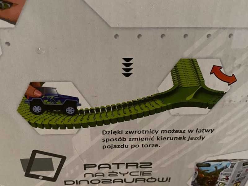 Kolejka z dinozaurami -Dino mundi atak triceratopsa