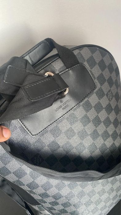 Mochila LV “xadrez”