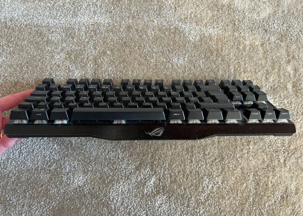 Teclado Mecânico Asus Rog Claymore Core -
Layout PT