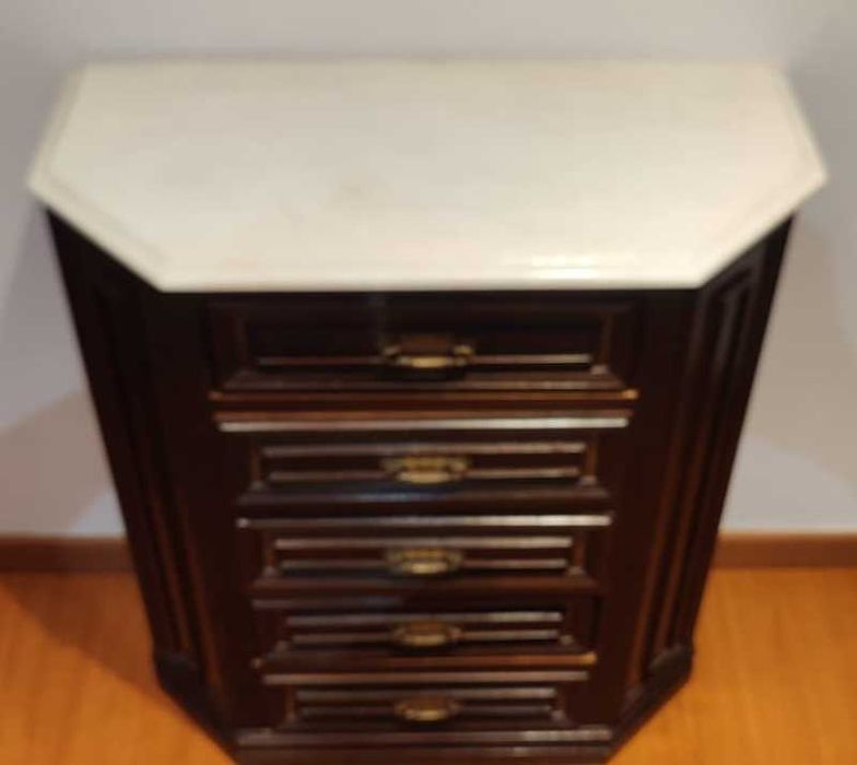 Camiseiro/móvel com gavetas com pedra mármore