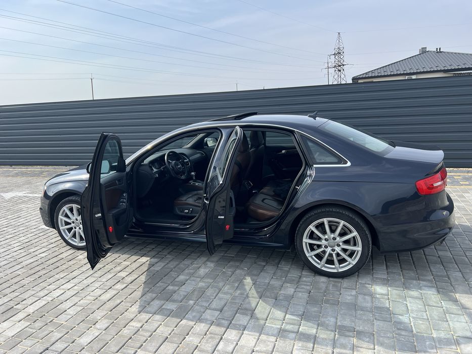 Продам Ауді а4б8 2.0 бензин 2015 р