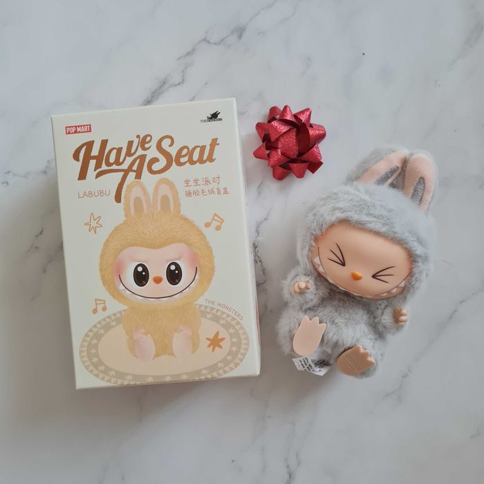 Labubu Have a Seat maskotka Popmart Hehe