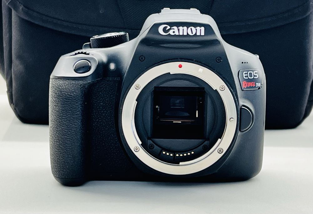 Máquina fotográfica Canon EOS 1300D (T6) Wi-Fi & NFC