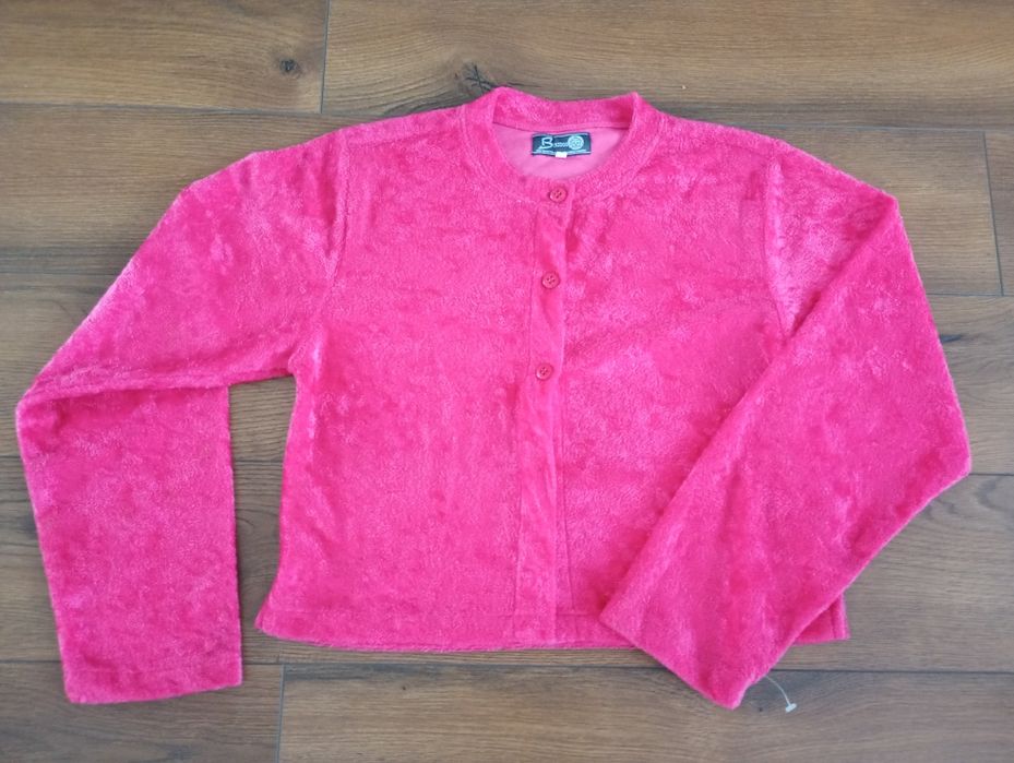 Różowa bluzka na guziki blezer