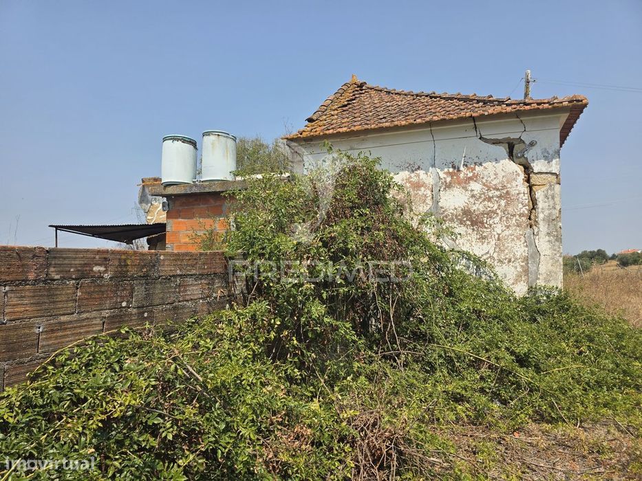 Terreno com Ruína para Reconstrução, Casével – Santarém