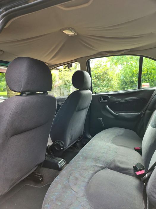 Vendo Rover 200.