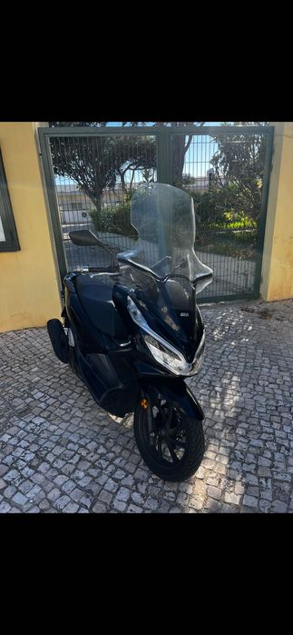 Aluguer pcx impecável