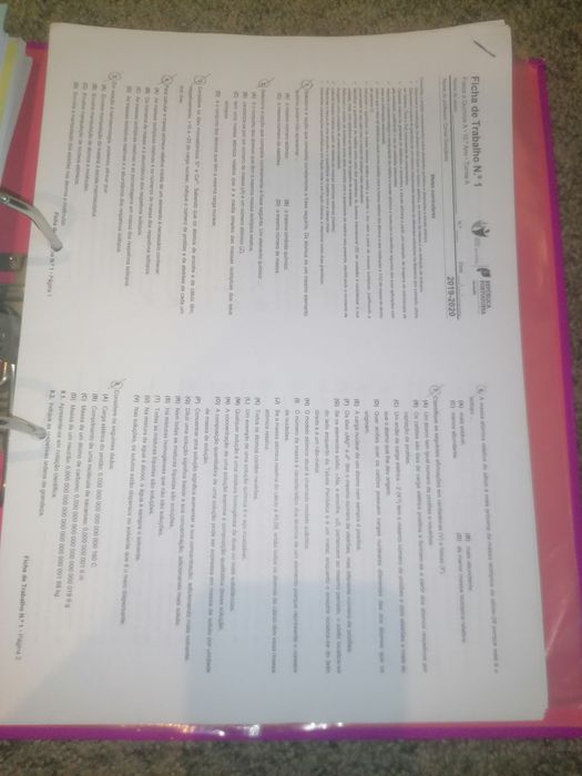 Capa com exercícios Física e Química 10°/11° anos