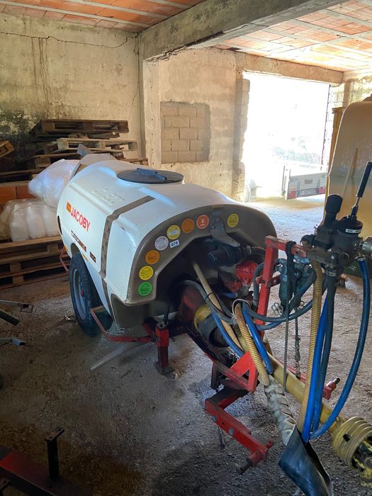 Pulverizador Rebocabel