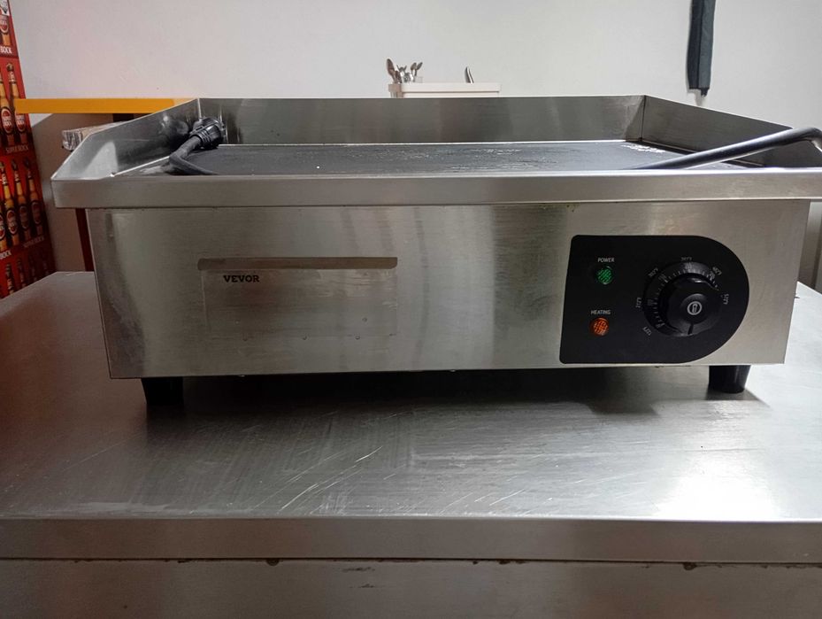 Chapa elétrica ideal para hambúrguer