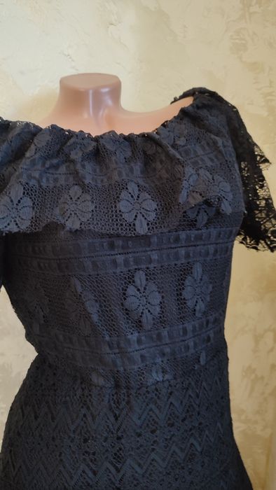 Сукня Guess чорна ажурна