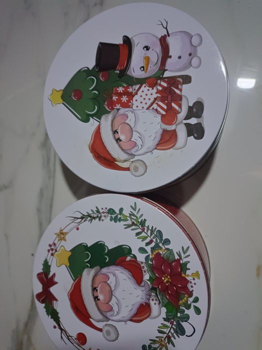 2 nowe pudełka Mikołaj i bałwan