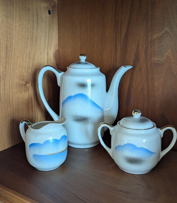 Maravilhoso serviço de café tête à tête em porcelana fina oriental