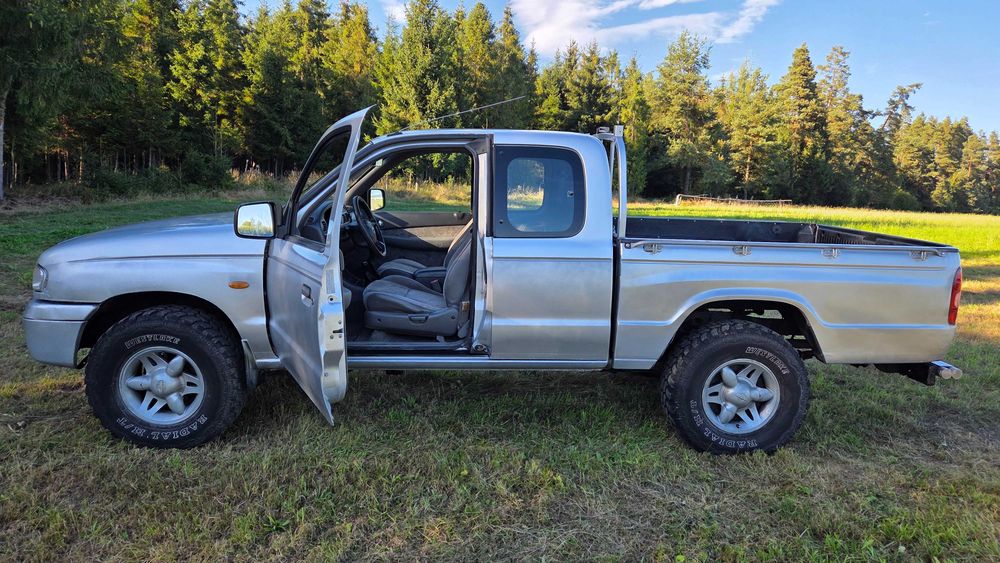 Mazda b2500 4x4 PickUp