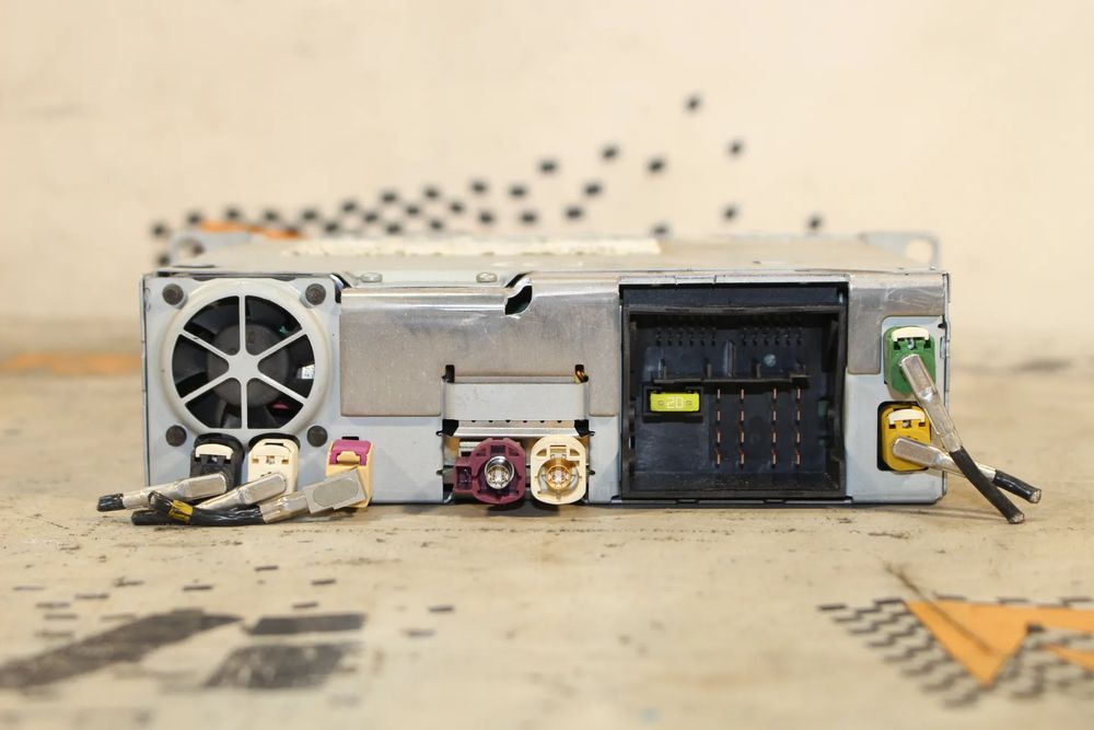 Rádio / auto-rádio BMW 1 (F20)
