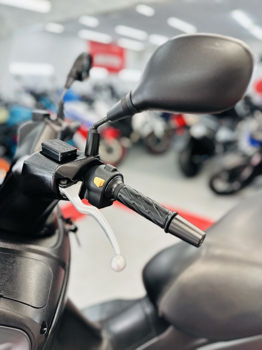 скутер Suzuki Burgman 200 в оригіналі тільки з Японії є доставка
