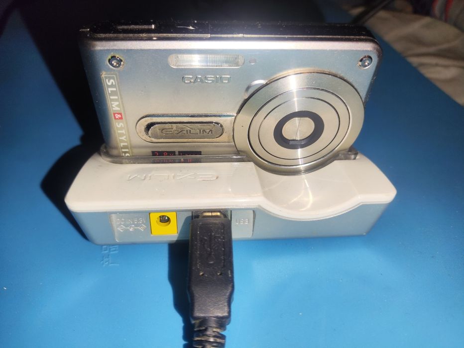Casio - Exilim EX-S 100 + usb cradle ca-25 док станція фотоапарат