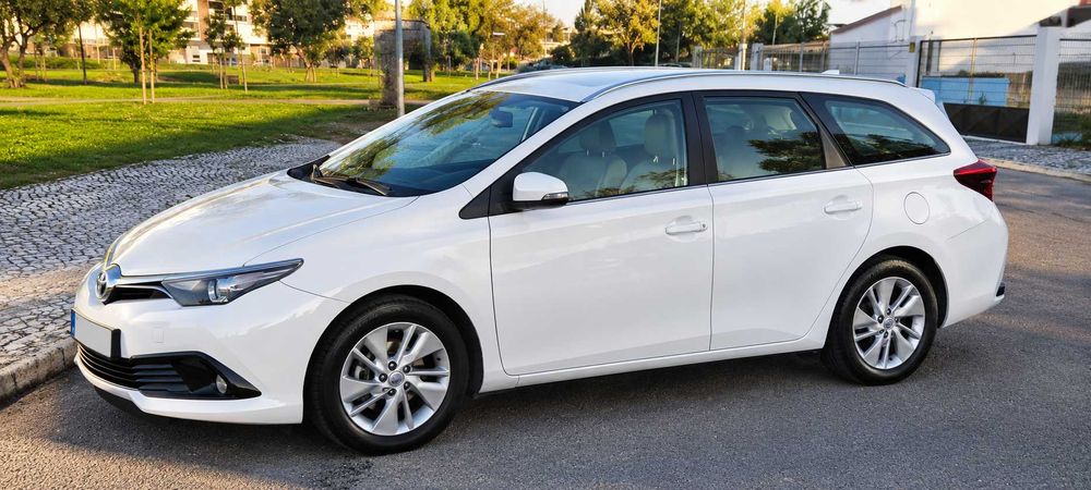 Toyota Auris Touring Sports