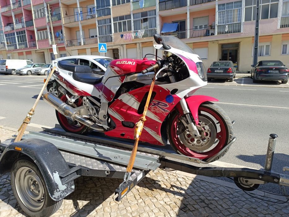 Transporte de motas serviço de reboque aluguer atrelado
