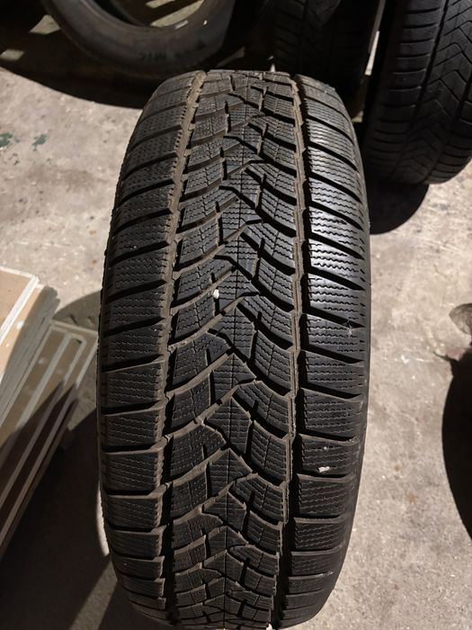 Opony zimowe Dunlop 235/60 R18