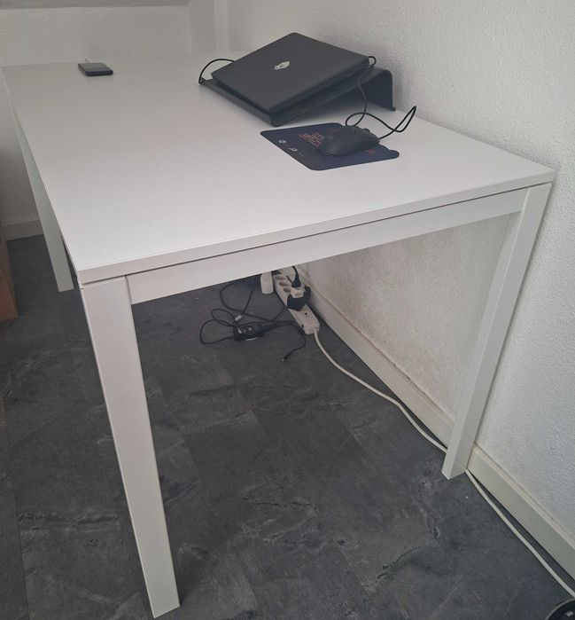 Mesa branca Ikea