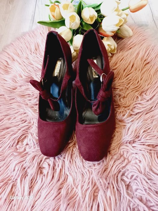 Śliczne sandałki burgundowe 37