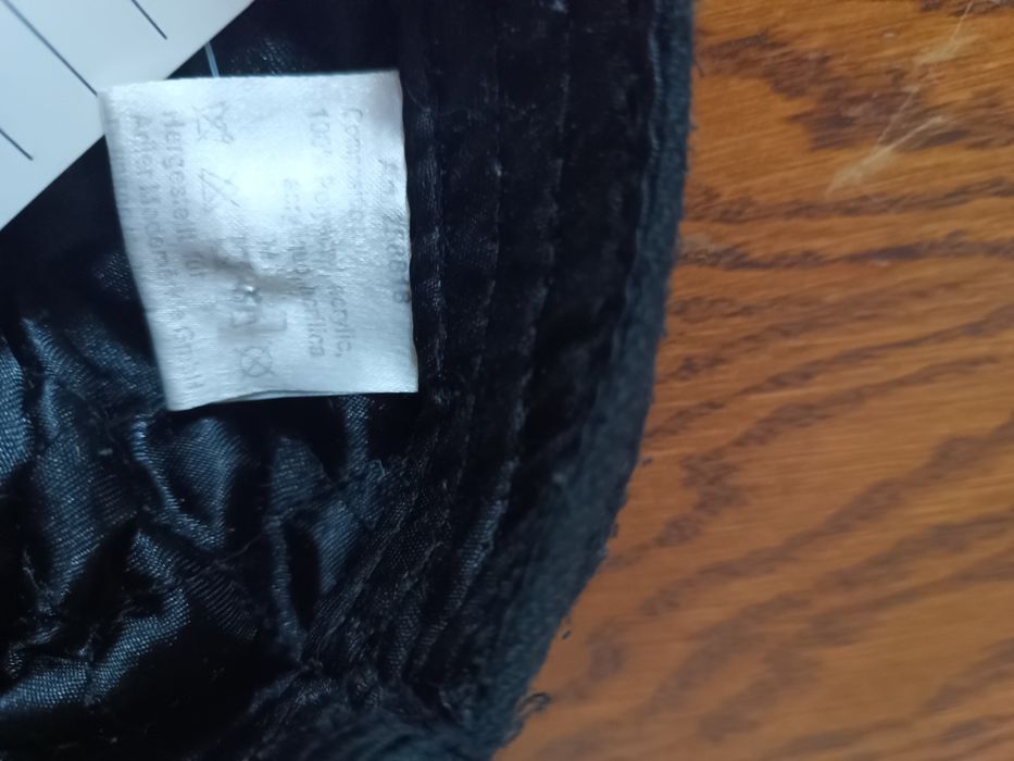 Czarna czapka z daszkiem typu Bosmanka / Szapka – ciepła, podszewka