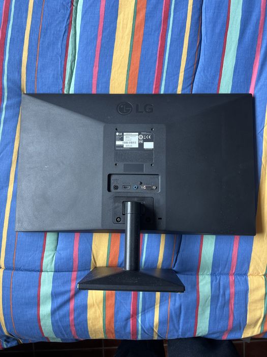Monitor LG 22” Full HD HDMI + VGA – Excelente estado