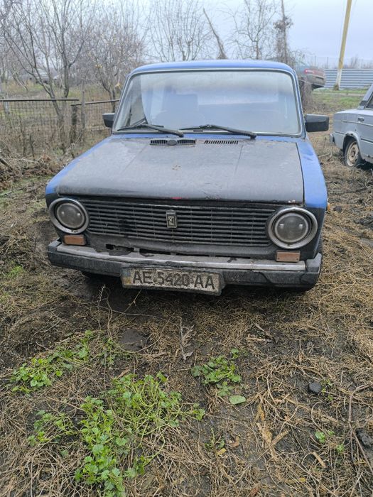 Продам два автомобілі. Один на повному ходу. Інший  потребує ремонту.