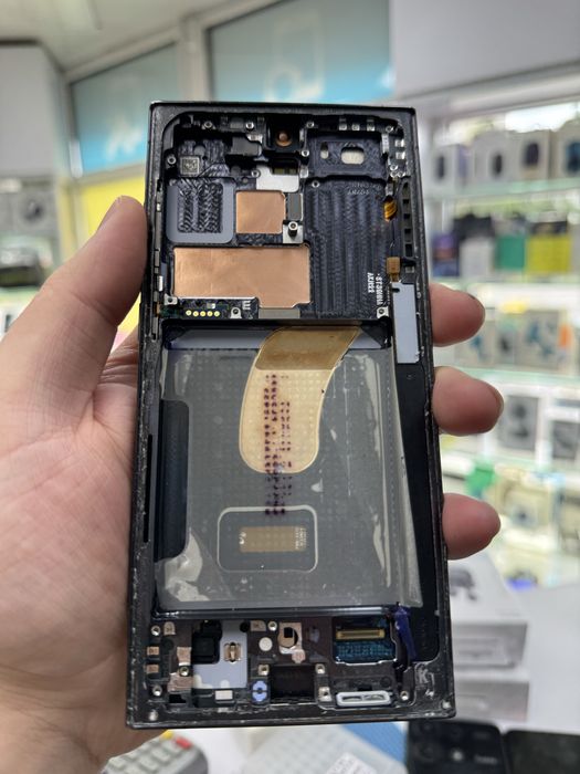 Битый дисплей Samsung s23 Ultra