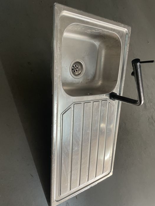 Lavatorio em inox 1.00x.50 + torneira