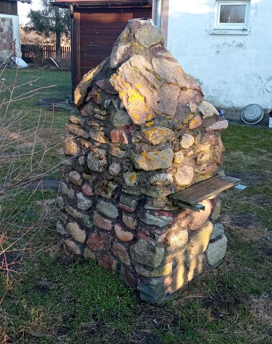 Grill kamienny ogrodowy