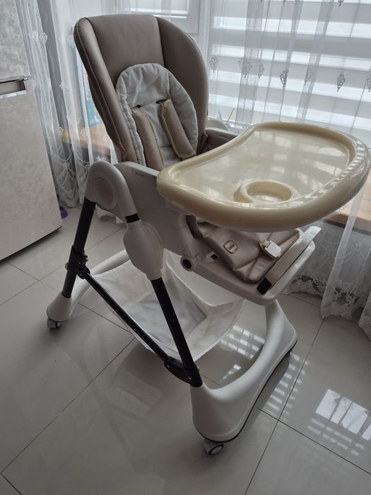 Стільчик для годування Carrello Stella