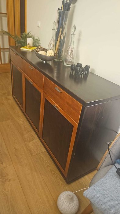 Aparador em pinho. Bom estado