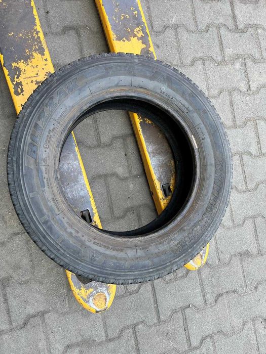 Opona zimowa Bridgestone Blizzak W810 205/65 R16C 107/105T DOT17 #3850