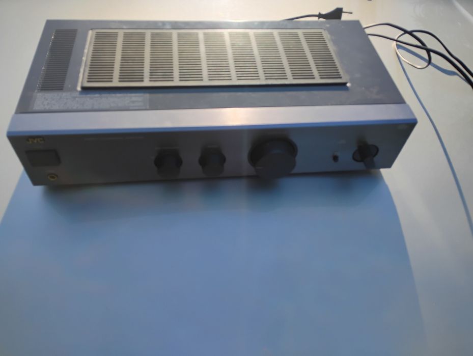 Zintegrowany Wzmacniacz JVC  AX-A2TN 2x35 w 4 - 16 ohm