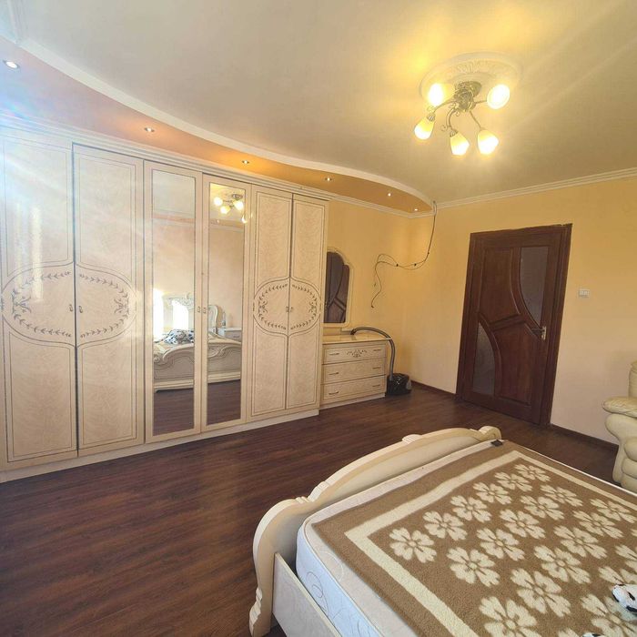 Продається чудовий сімейний будинок в м.Берегово