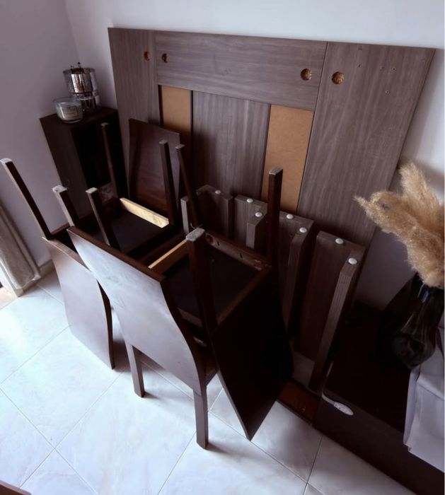 Mesa de jantar  + 4 cadeiras