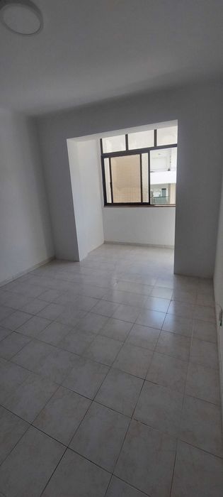 Descubra este acolhedor Apartamento T1, ideal para quem procura qualidade de vida, comodidade e proximidade a tudo.
