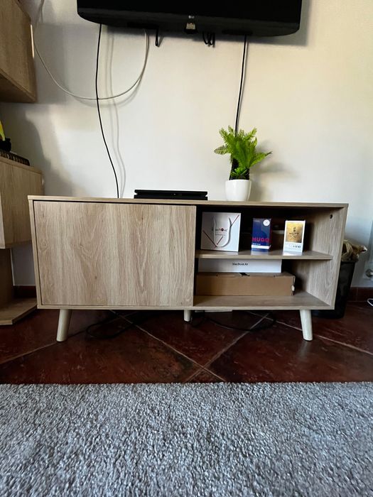 Armário para TV,para colocar em sala ou em quarto perfeito em qualquer lado