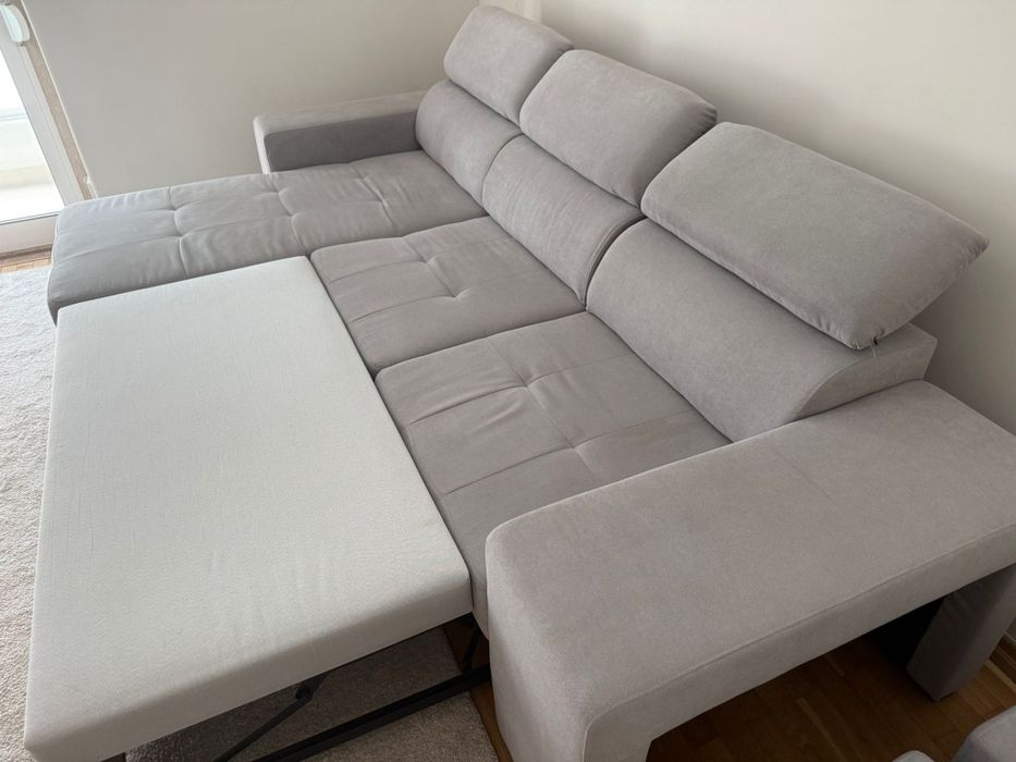 Sofá chaise cinza retrátil