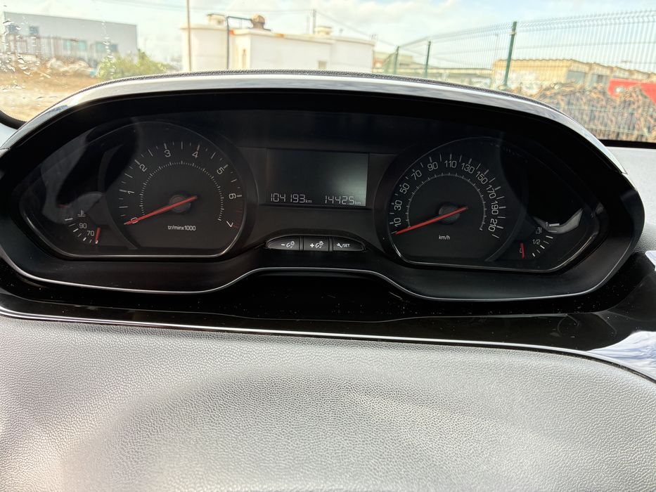 Peugeot 208 1.0 VTi