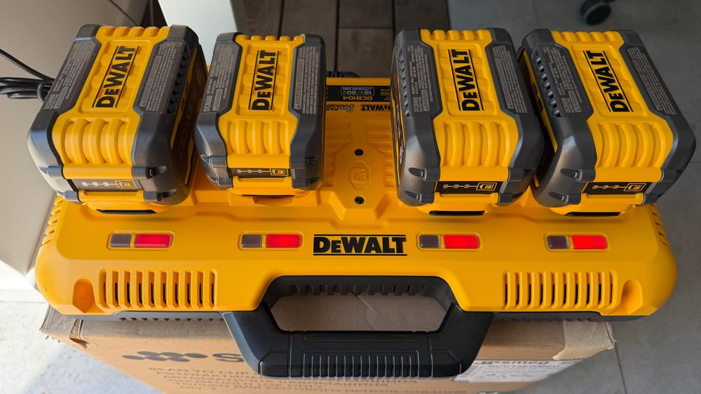 Акумулятори та зарядні пристрої DeWALT, Milwaukee, Makita