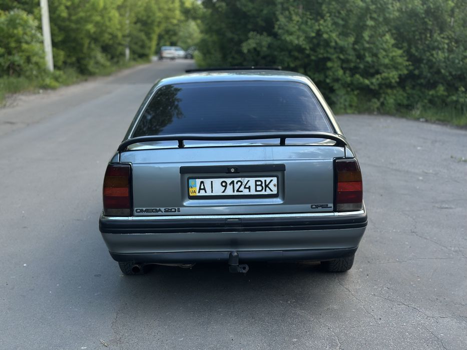 Продам OPEL Omega A 2.0i газ/бензин
