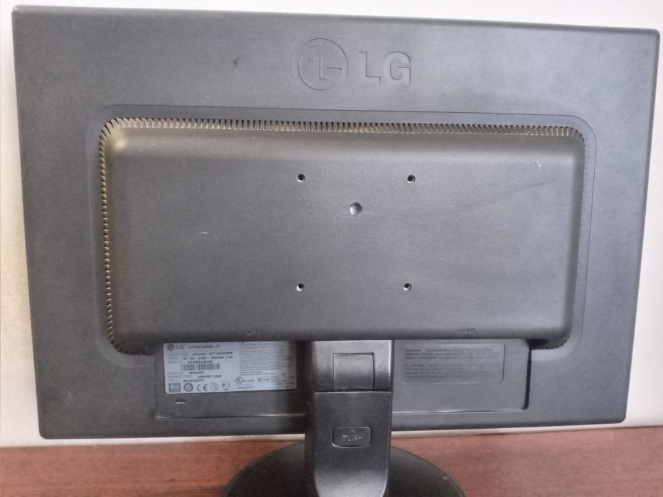 Монитор LG w2042s на запчасти