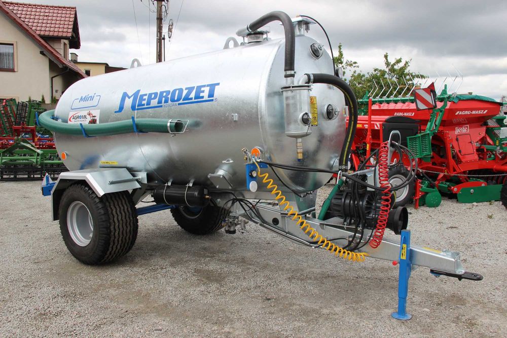Wóz asenizacyjny beczka szambiarka MEPROZET PN-50 5000 l mini promocja