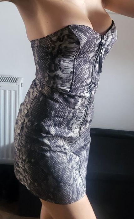 Super sexy sukienka qed London r.38 print wąż
