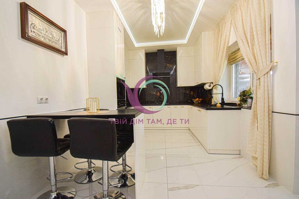 5-к. будинок 176 м2 з власним подвір’ям за вул. Гузара