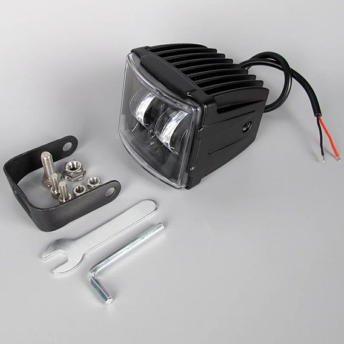 Дополнительная фара с СТГ самые яркиеLED 30W Лед балка противотуманка