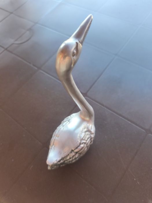 Cisne em estanho
